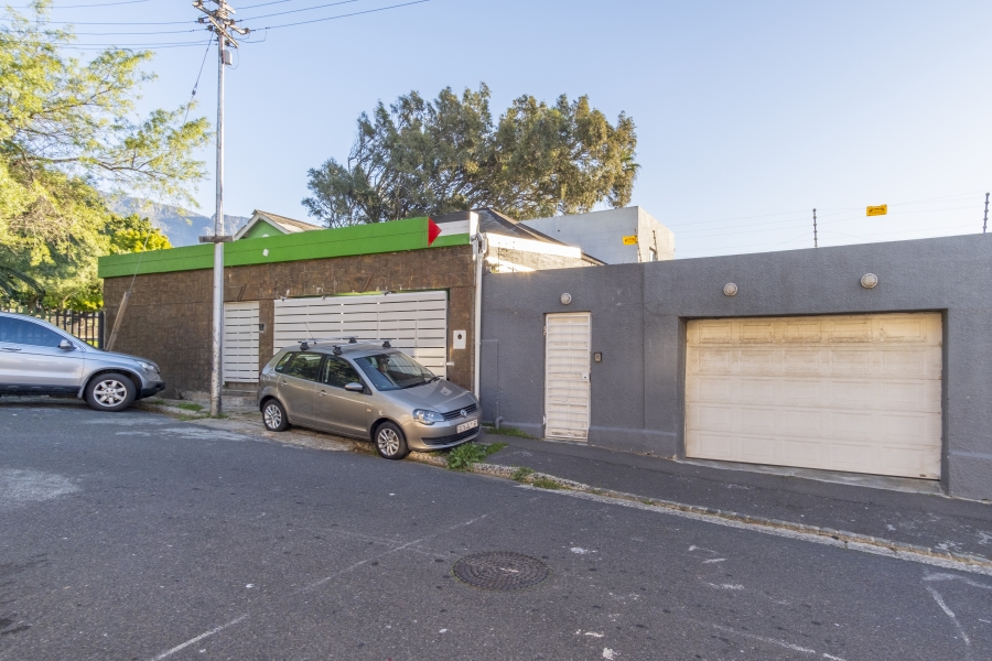 6 Bedroom Property for Sale in Woodstock Western Cape